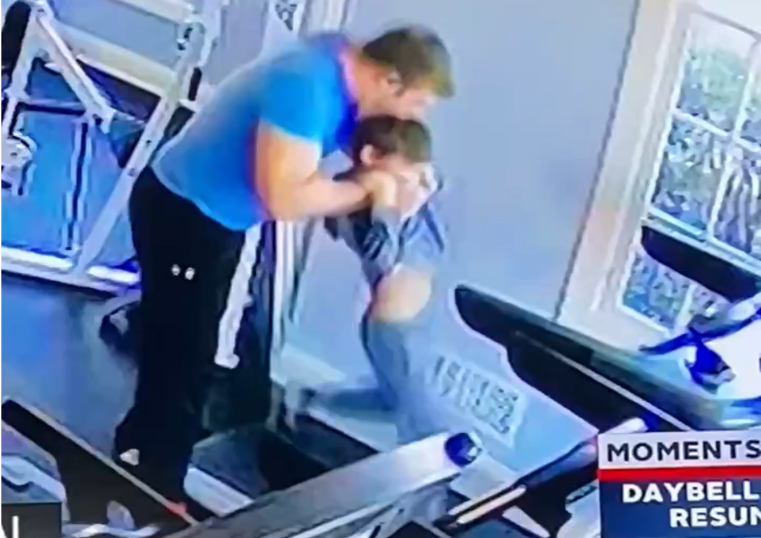 امريكي ينهي حياة طفله بتدريب مزق قلبه وكبده – فيديو