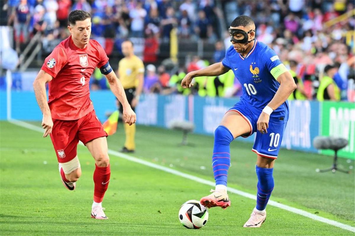 فرنسا تتأهل لدور الـ16 في يورو 2024 بتعادل مخيب مع بولندا