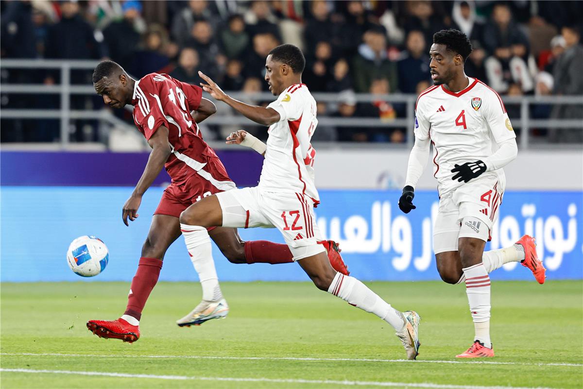 قطر يتعادل مع الإمارات في خليجي 26 – شاهد