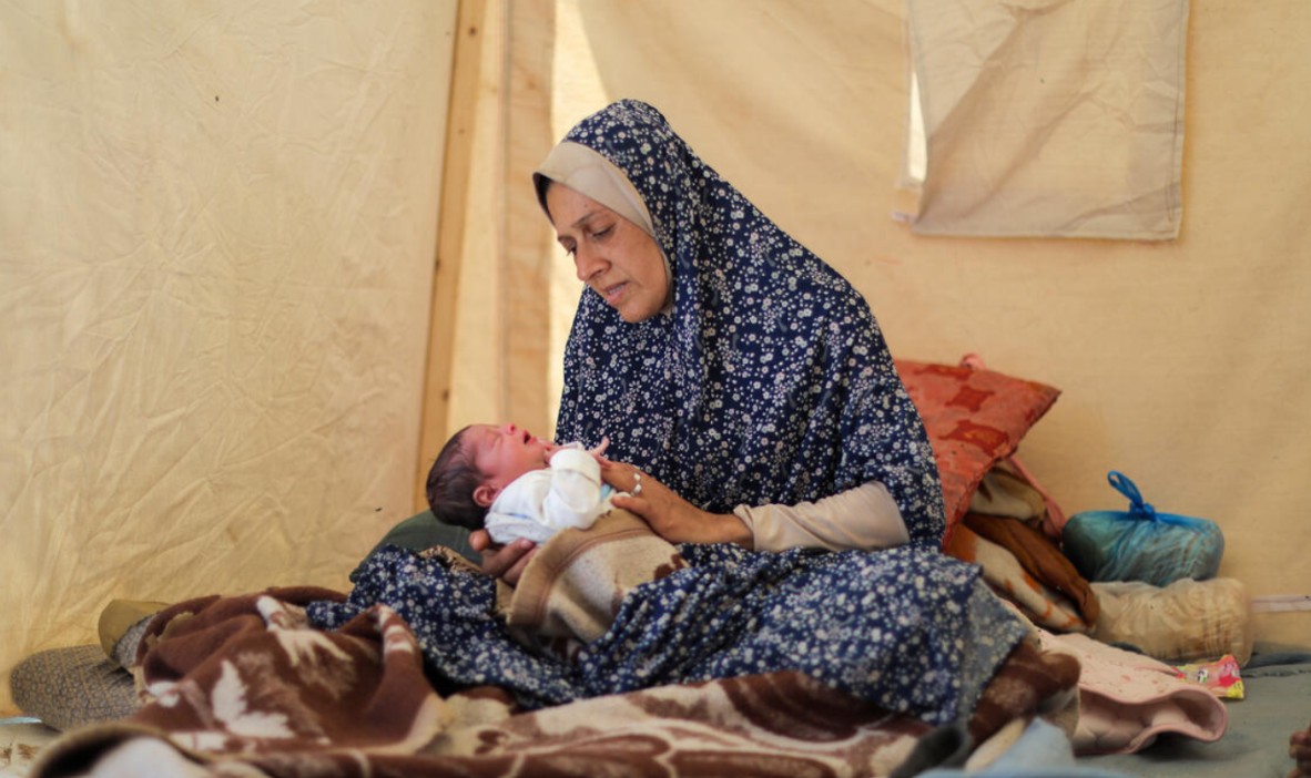 النساء في غزة محرومات من الوصول إلى إمدادات صحة الأمومة