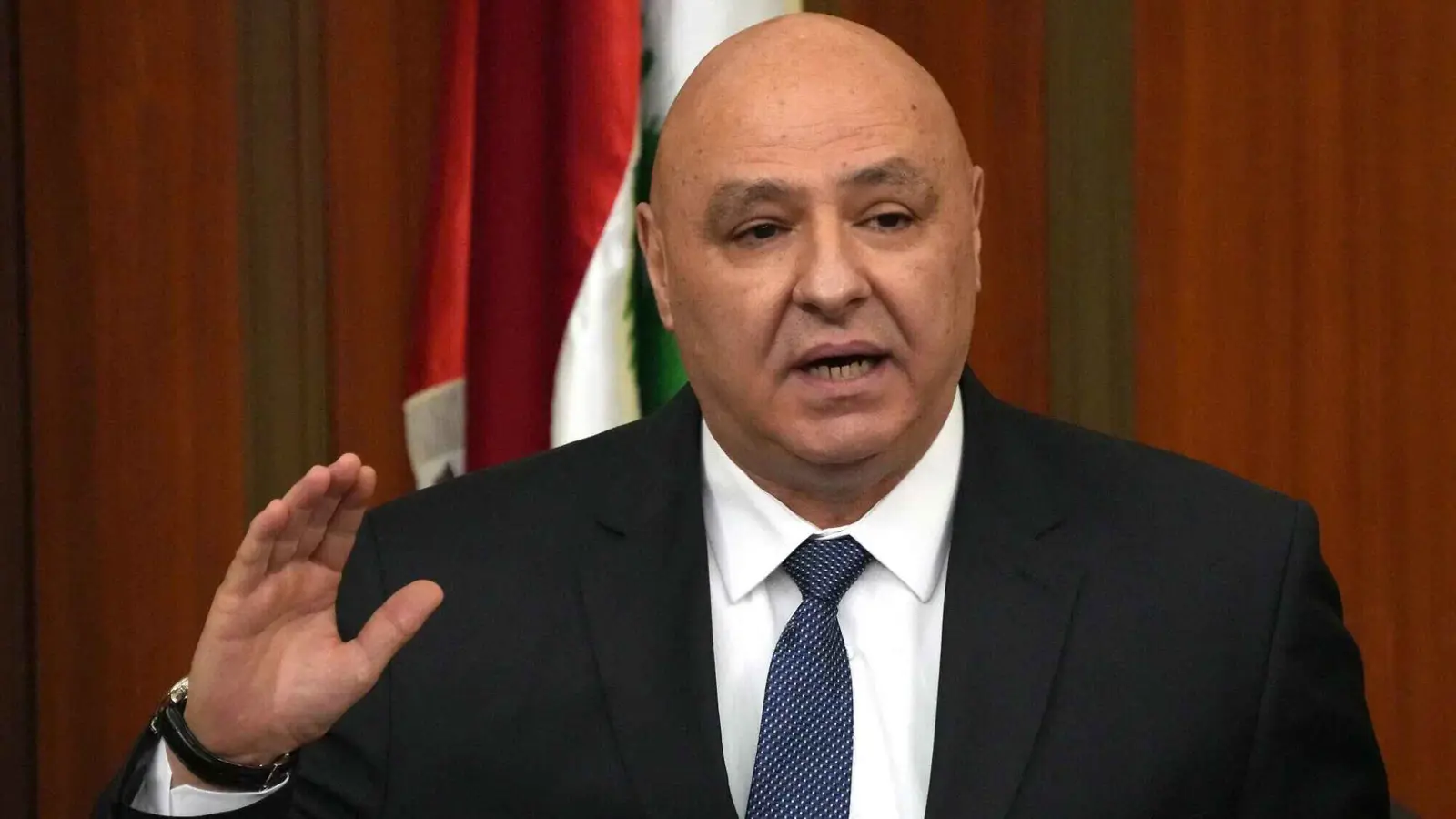 عون: لا عودة عن قرار حصر السلاح بيد الدولة