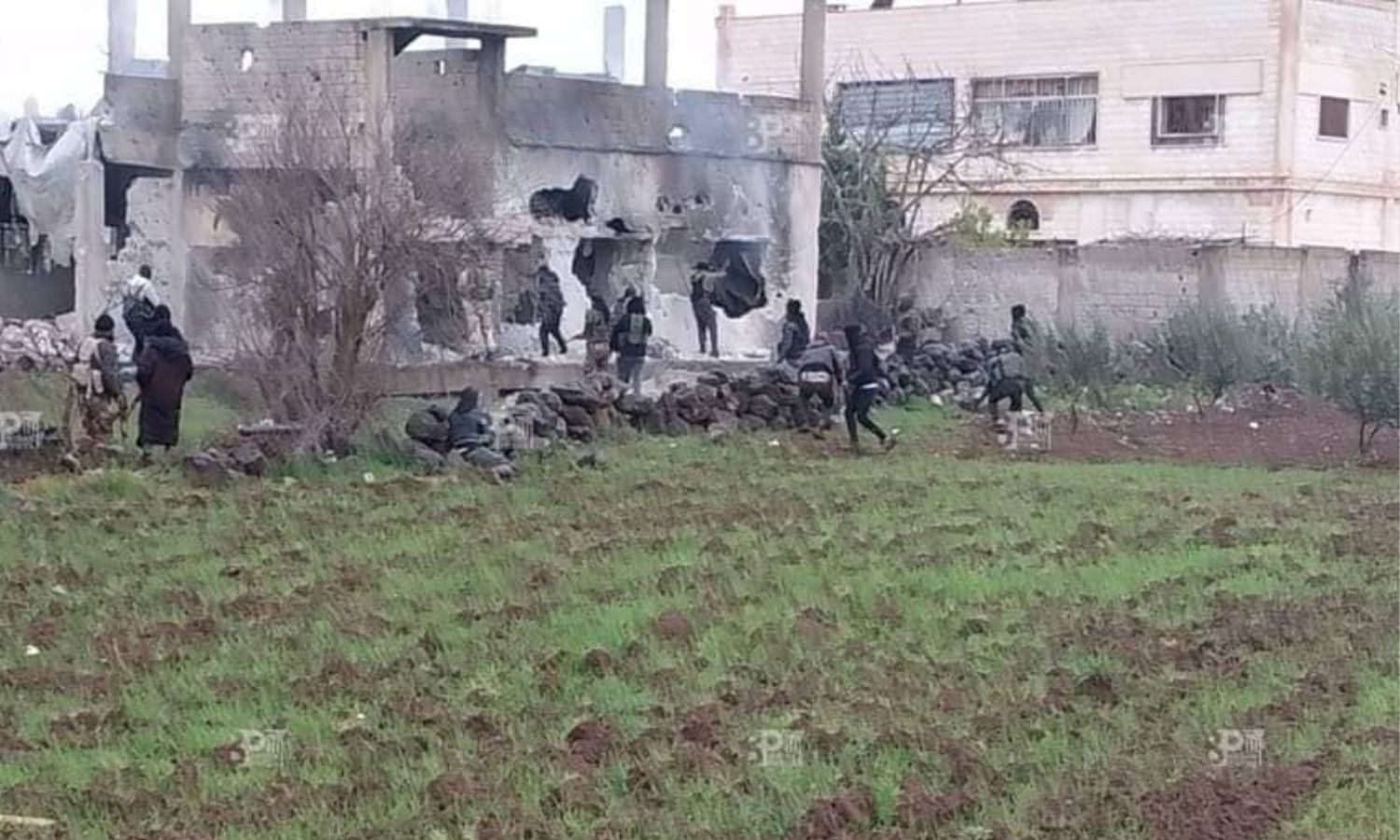 سوريا: الجيش الإسرائيلي يستهدف المنازل بالرشاشات الثقيلة في ريف درعا