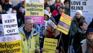 متظاهرون ضد سياسات دونالد ترامب في بريطانيا