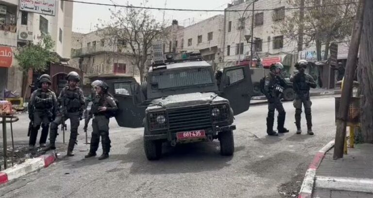 إصابة فلسطينيين برصاص الاحتلال في الخليل