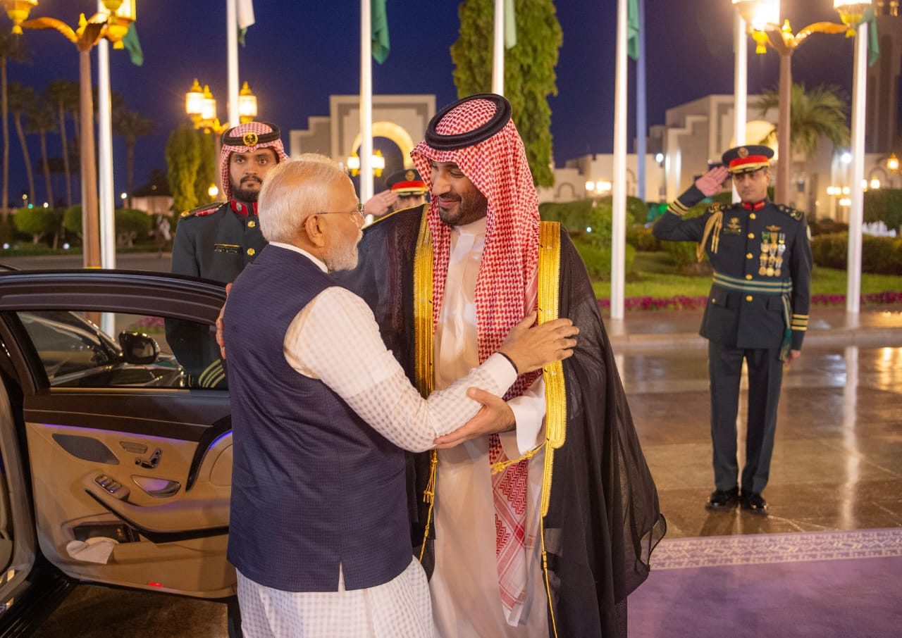 بن سلمان يستقبل رئيس وزراء الهند