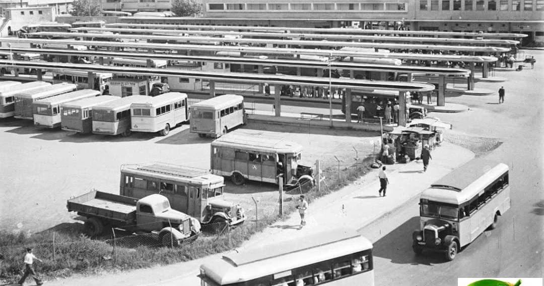 محطة الباصات المركزية في مدينة يافا بفلسطين عام 1946
