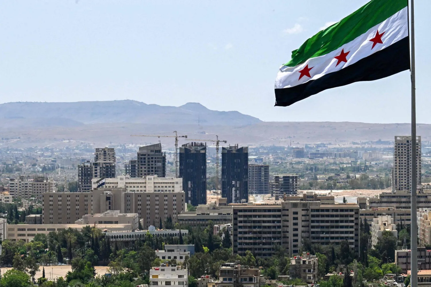 قتيلان و11 جريحابـ انفجار حافلة بمنطقة جرمانا في دمشق