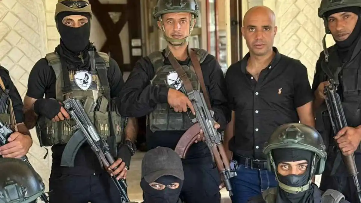 المقاومة تنفذ الاعدام بـ 6 عناصر من جماعة أبو شباب