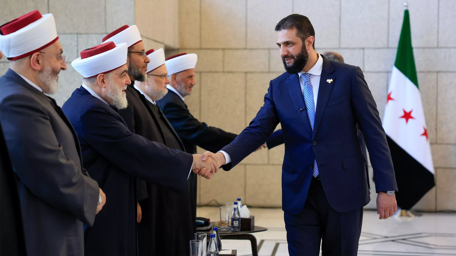 الشرع يلتقي وفد دار الفتوى اللبنانية