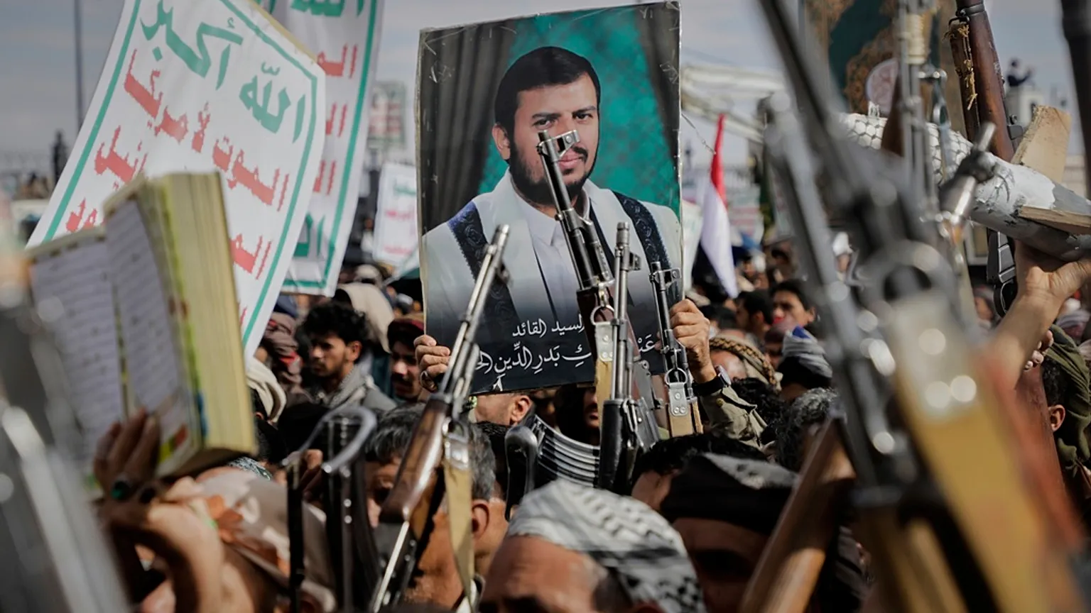 الحوثيون يعلنون استعدادهم لتبادل أسرى مع الحكومة