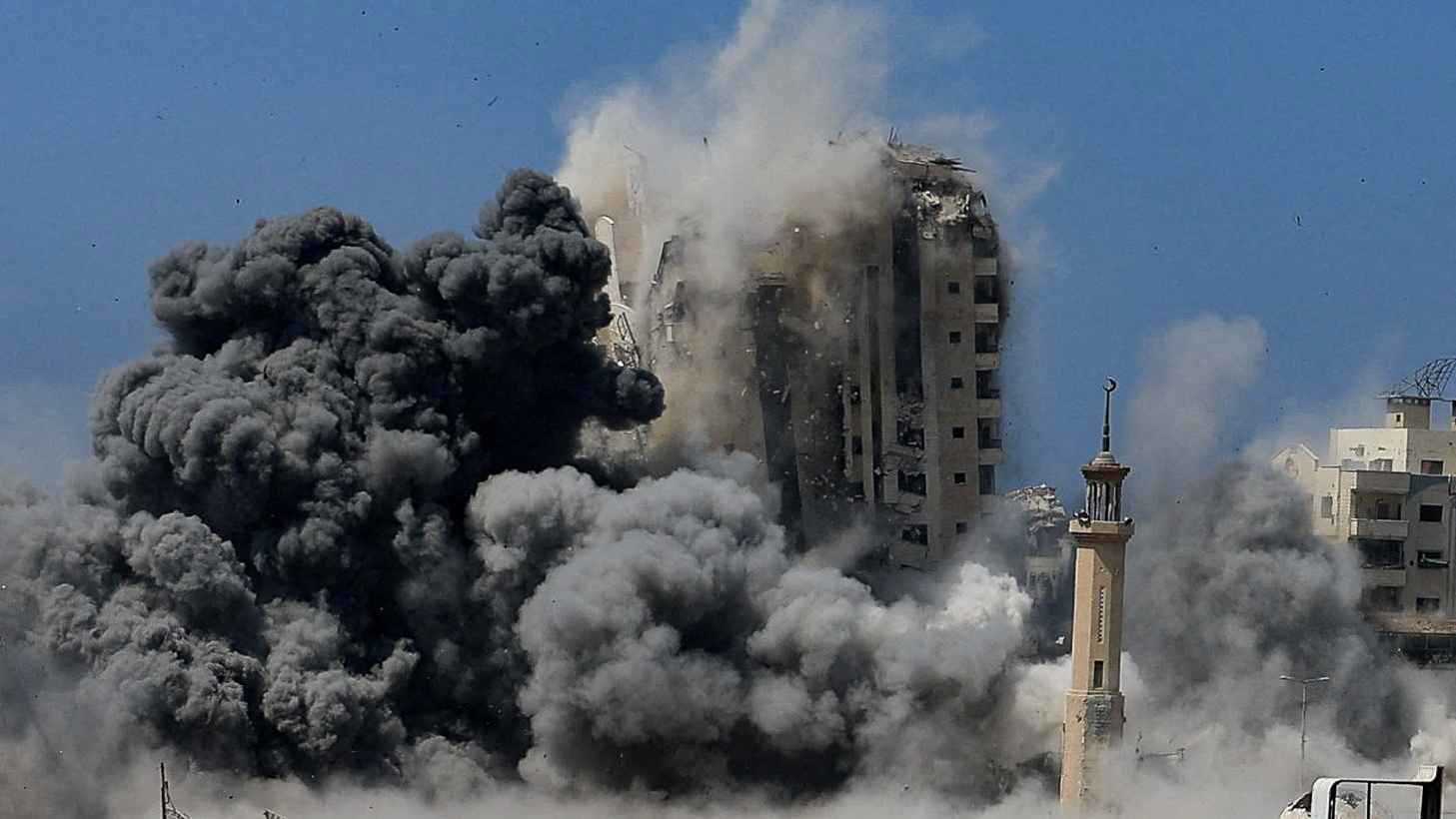الاحتلال يكثف قصفه على مدينة غزة