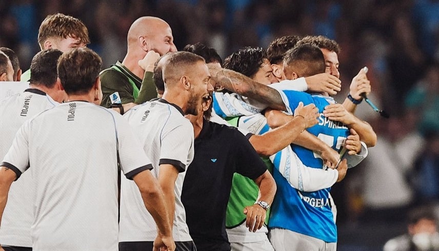 نابولي يتصدر الدوري الإيطالي بالعلامة الكاملة
