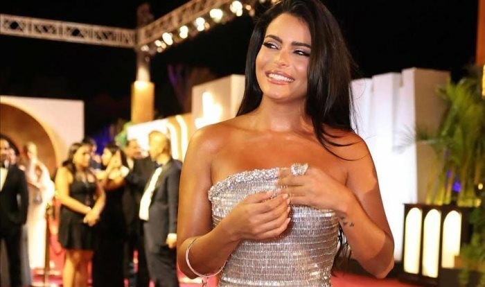 فستان أسماء جلال يخطف الاضواء في حفل افتتاح مهرجان الجونة – السياسي