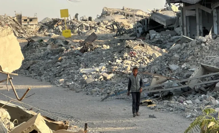 الإحتلال يمدد الخط الأصفر إلى شارع صلاح الدين بغزة