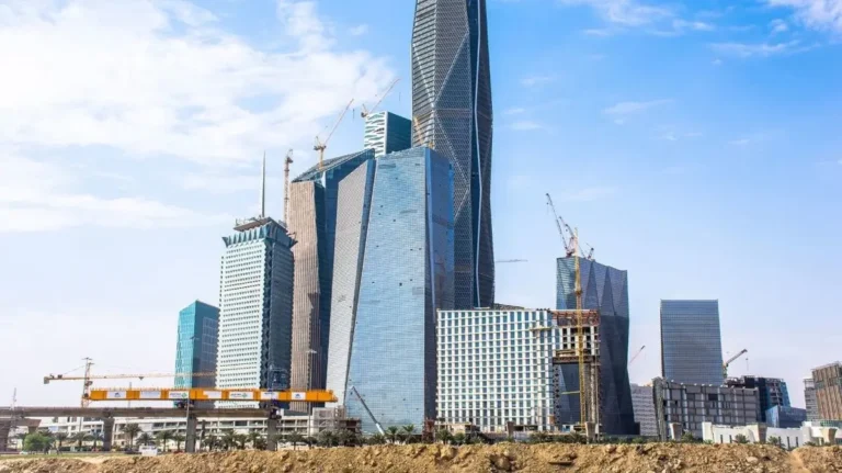 إيرادات السعودية تقفز 12 % في الربع الثاني