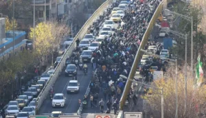 جانب من المظاهرات التي شهدتها طهران احتجاجاً على انهيار العملة