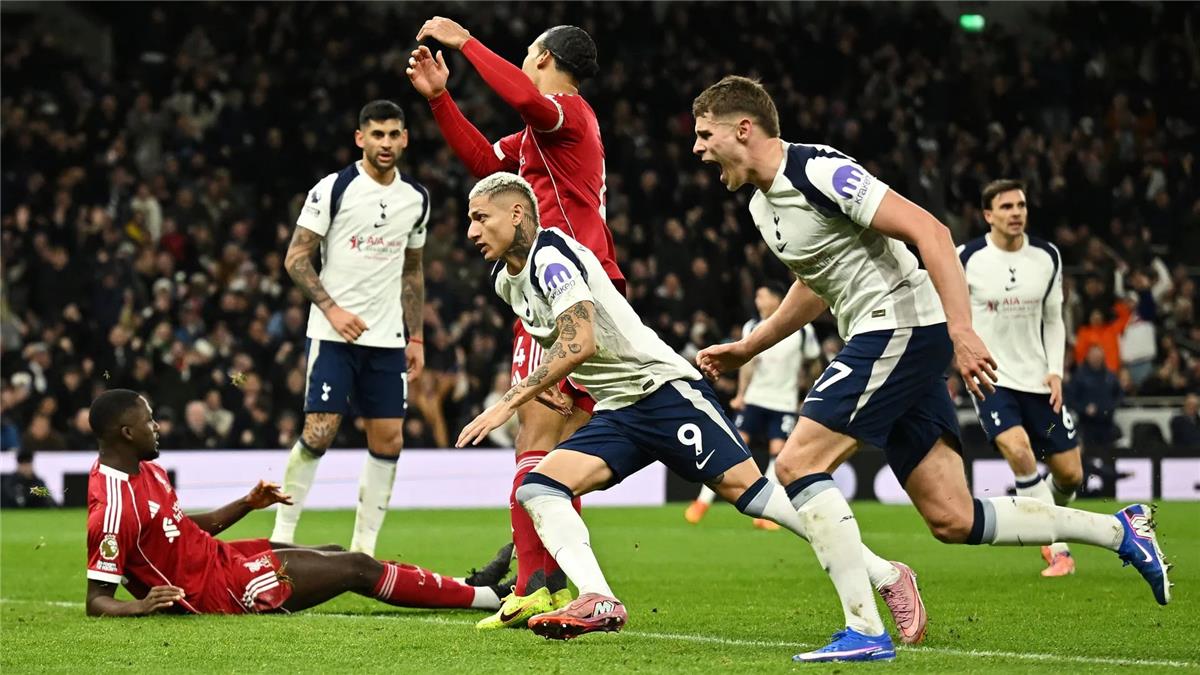 ليفربول يتجاوز توتنهام في الدوري الإنجليزي – شاهد