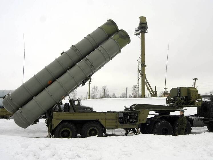 صواريخ S-300 الروسية تدمر مقاتلة F-16 الاميركية