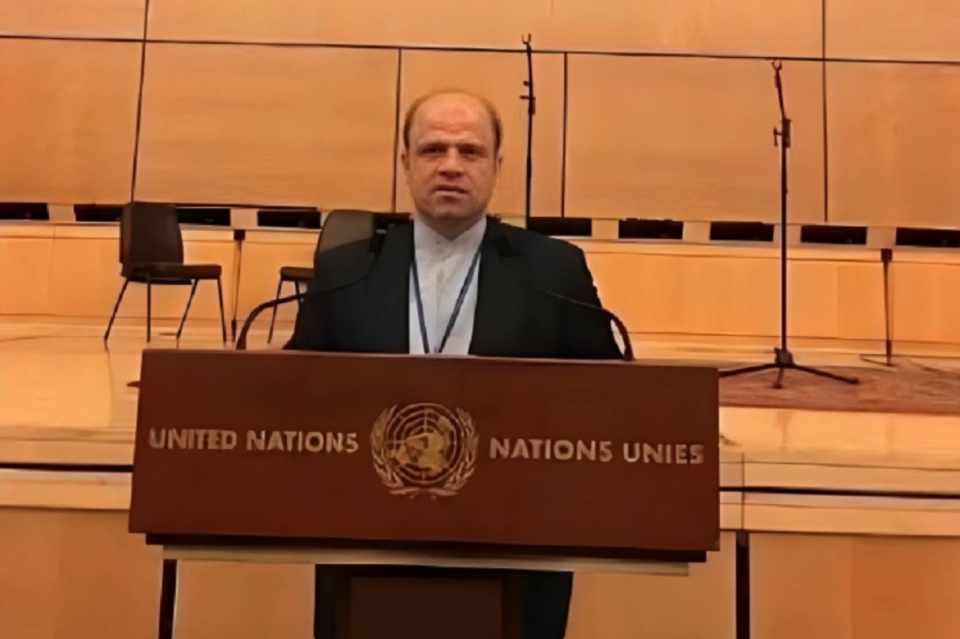 دبلوماسي إيراني رفيع ينشق ويطلب اللجوء إلى سويسرا