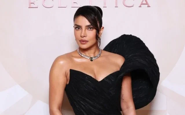 بريانكا شوبرا في ميلانو بفستان أسود ساحر – السياسي