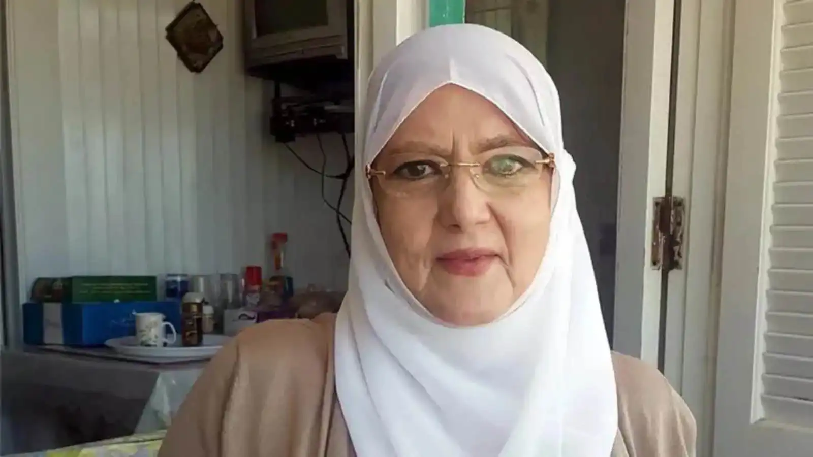 شمس البارودي تلجأ للقضاء بعد اختراق حسابها على فيسبوك