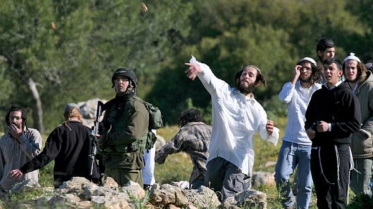 إصابة فلسطينيين بهجوم للمستوطنين واقتحامات إسرائيلية في الضفة الغربية