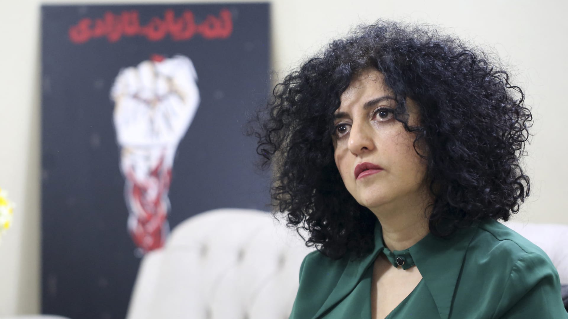 الإفراج عن الناشطة الإيرانية نرجس محمدي لأسباب طبية
