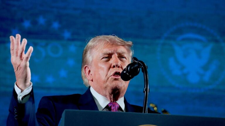 جنازة خامنئي تفاجئ ترامب: كنت أعتقد أن الناس يكرهونه