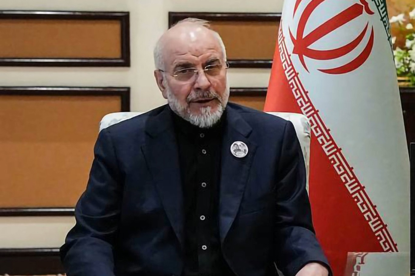 قالیباف للأمريكان: لا تنتظروا معجزة من مهرّجين أمثال هغسيث وبيسينت