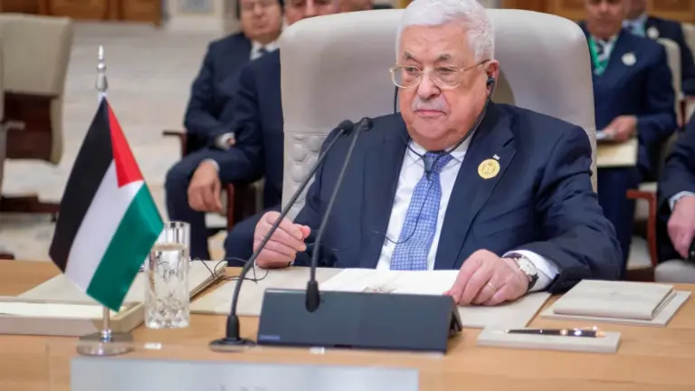 عباس يدعو لتفعيل الدعم المالي العربي لفلسطين