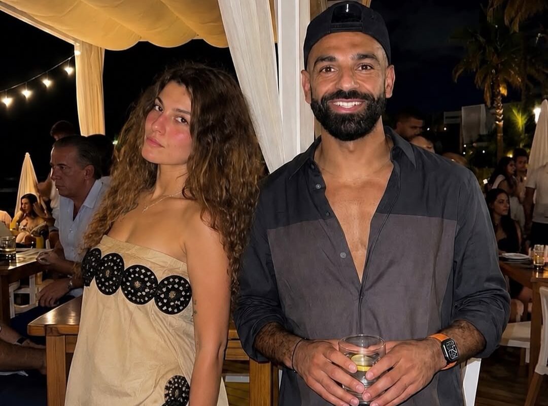 الشابة التي خطفت الأضواء مع محمد صلاح بالعلمين