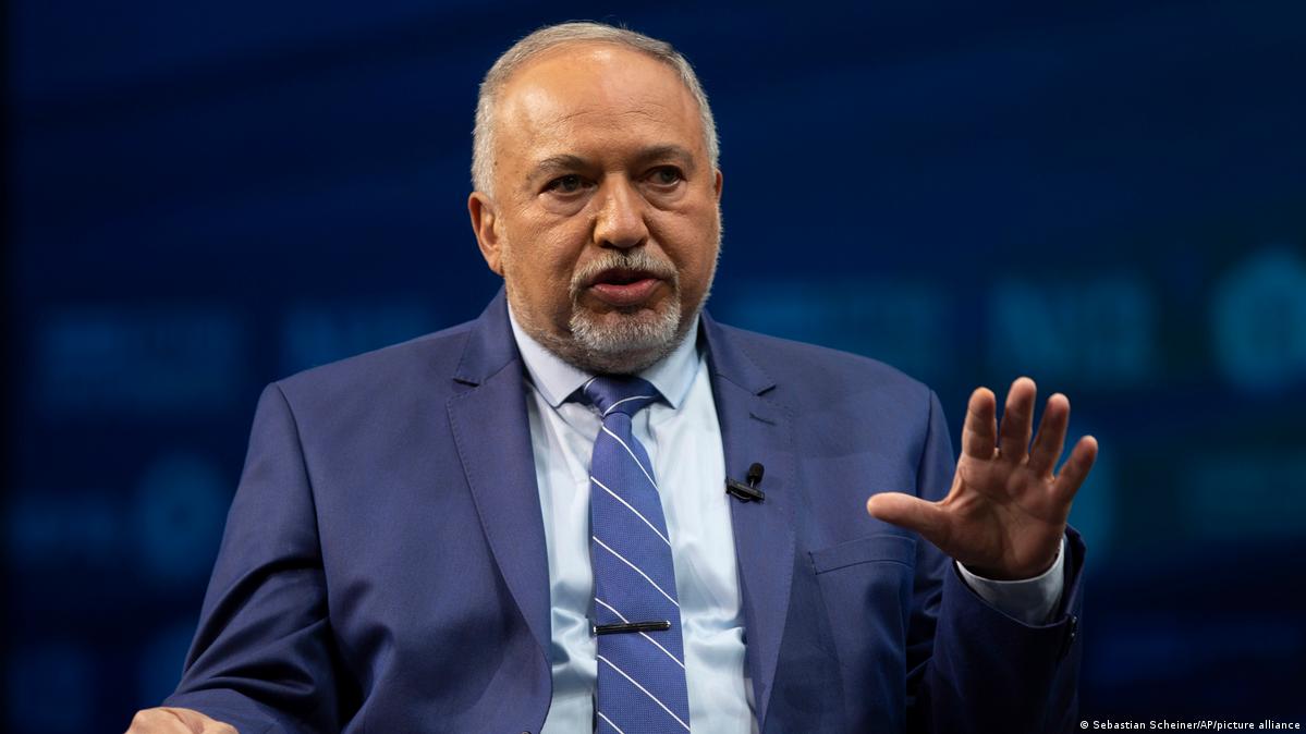 ليبرمان: نتنياهو وإسرائيل أصبحا منبوذين وعبئا على العالم