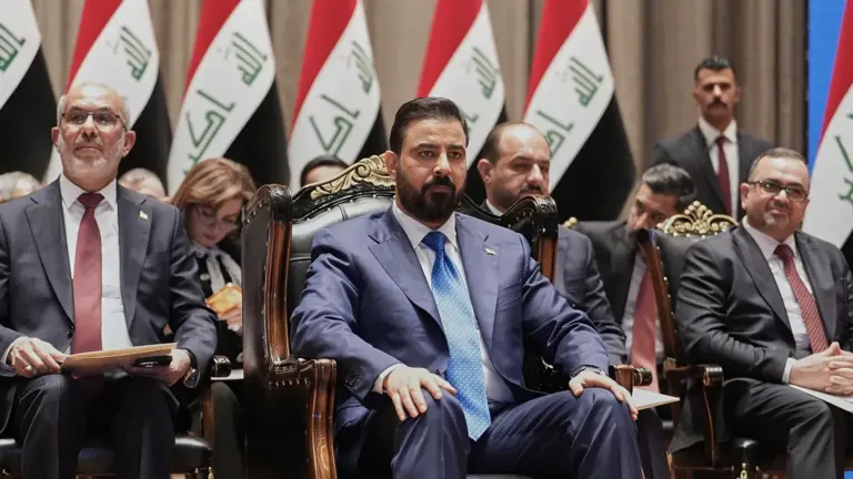 مستشار خامنئي : رئيس الوزراء العراقي شاب قليل الخبرة