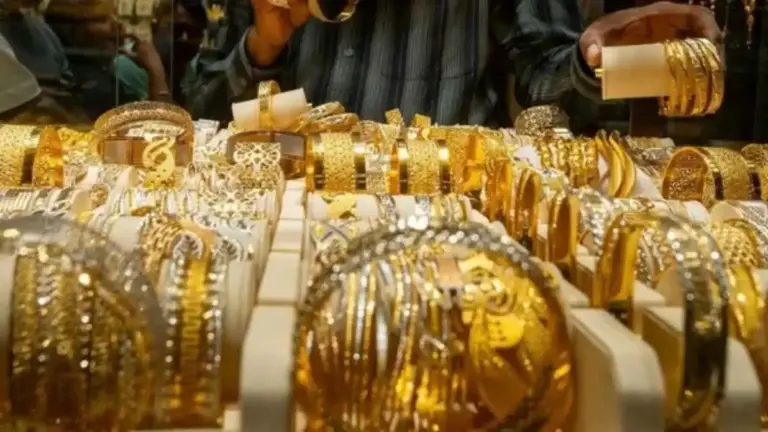 استقرار نسبي لأسعار الذهب.. وتوقعات بالانخفاض عالمياً