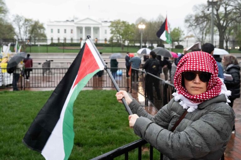 واشنطن تستقبل نتنياهو في هتافات مجرم حرب – شاهد