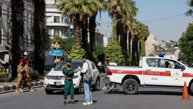 سوريا.. ضبط شبكة سرقة يتزعمها منتحل صفة مرافق وزير الداخلية