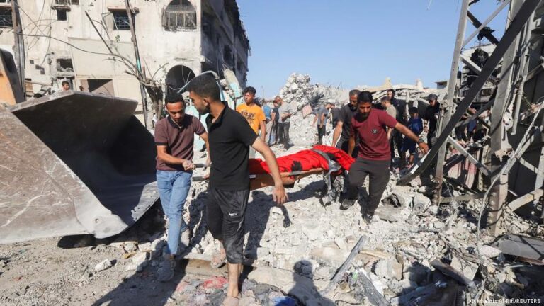 شهيد وجرحى جراء استهداف طائرات الاحتلال خيمة نازحين في دير البلح