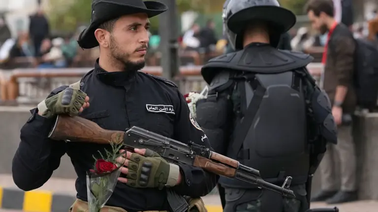 سوريا : توقيف شخص أطلق النار عشوائياً واستعرض بالسلاح