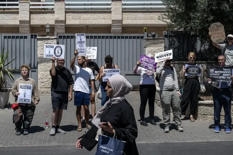 نشطاء سلام يطالبون الاتحاد الأوروبي بوقف عنف المستوطنين في الضفة