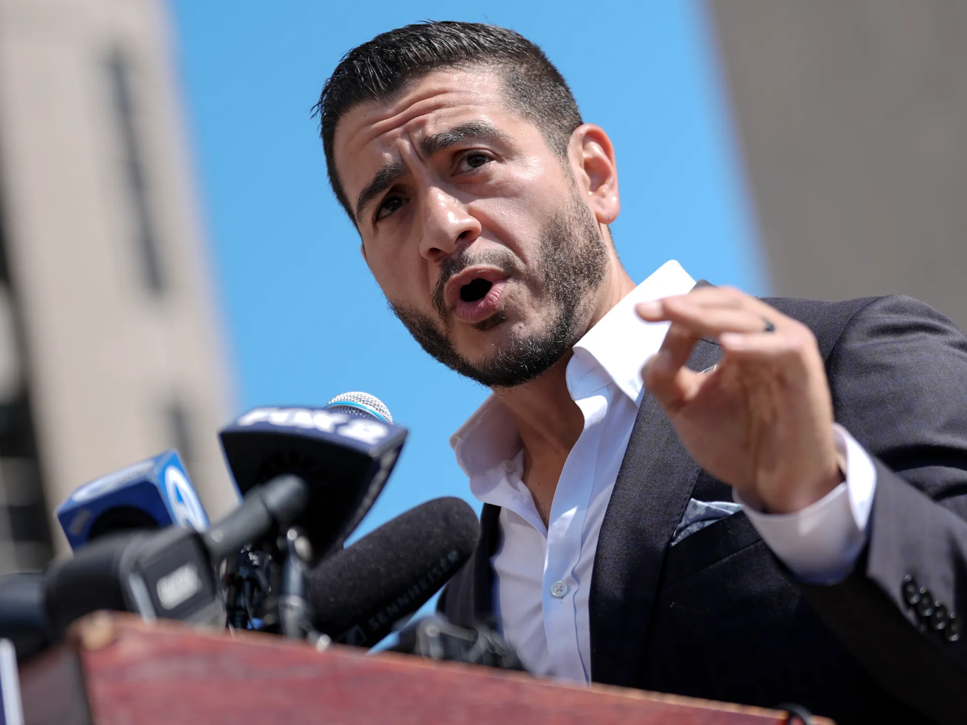 عبد الرحمن السيد يدعو لاعتقال نتنياهو فور وصوله واشنطن