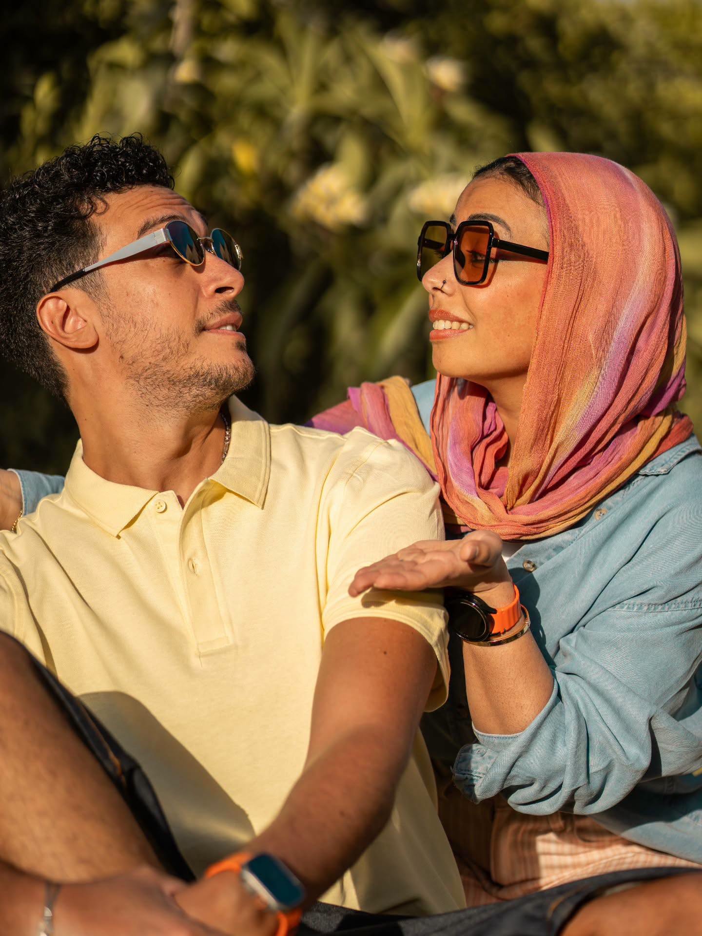 الفنان احمد عبدالوهاب وزوجته يحتفلان بعيد زواجهما