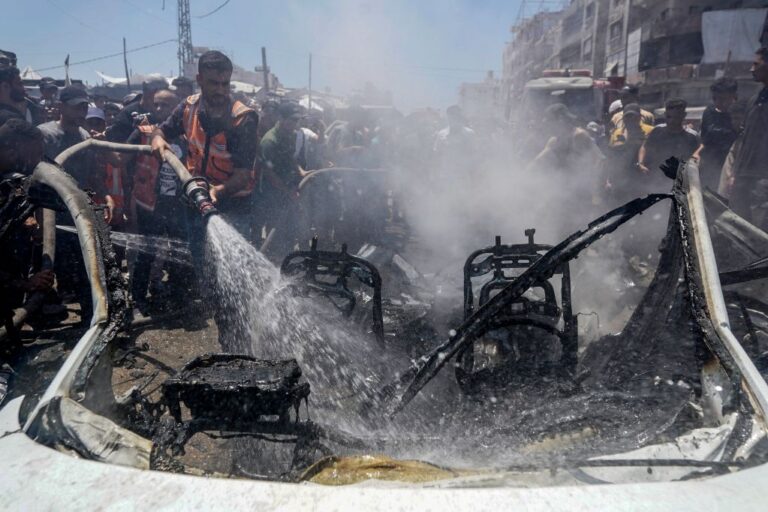 غزة : استشهاد فلسطيني وطفلته بقصف إسرائيلي استهدف سيارة