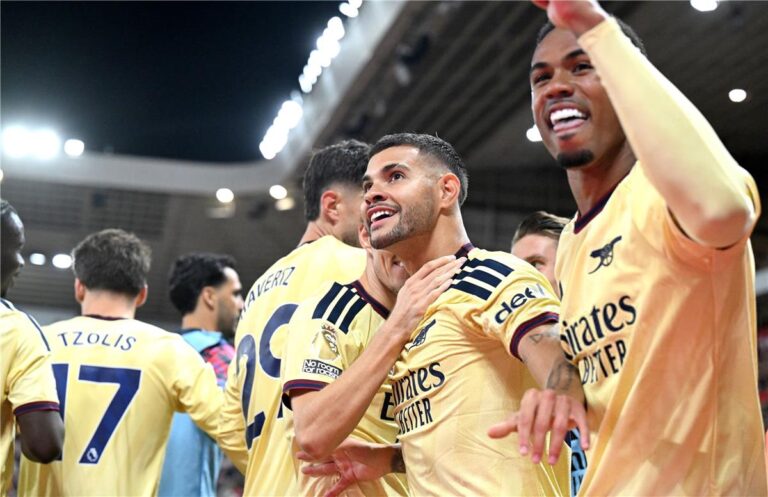 آرسنال يتصدر الدوري الإنجليزي بثنائية أمام سندرلاند – شاهد