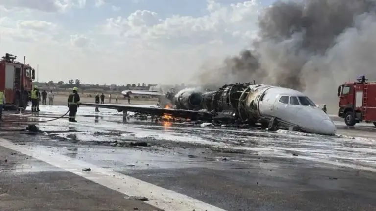 تحطم طائرة في مصراتة بليبيا..التحقيق مع طاقمها يكشف