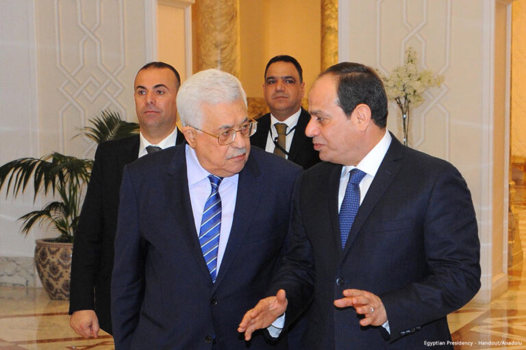 السيسي يؤكد لعباس رفض تهجير سكان غزة