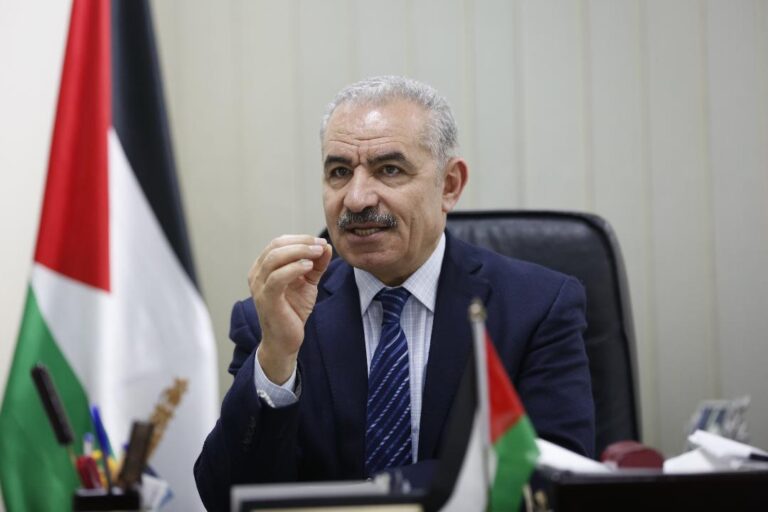 اشتية يدعو اليابان إلى الاعتراف بدولة فلسطين