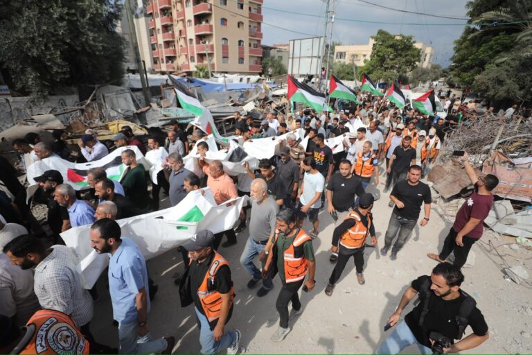 بعد سنوات تحت الركام – 43 شهيدا يوارون الثرى في النصيرات