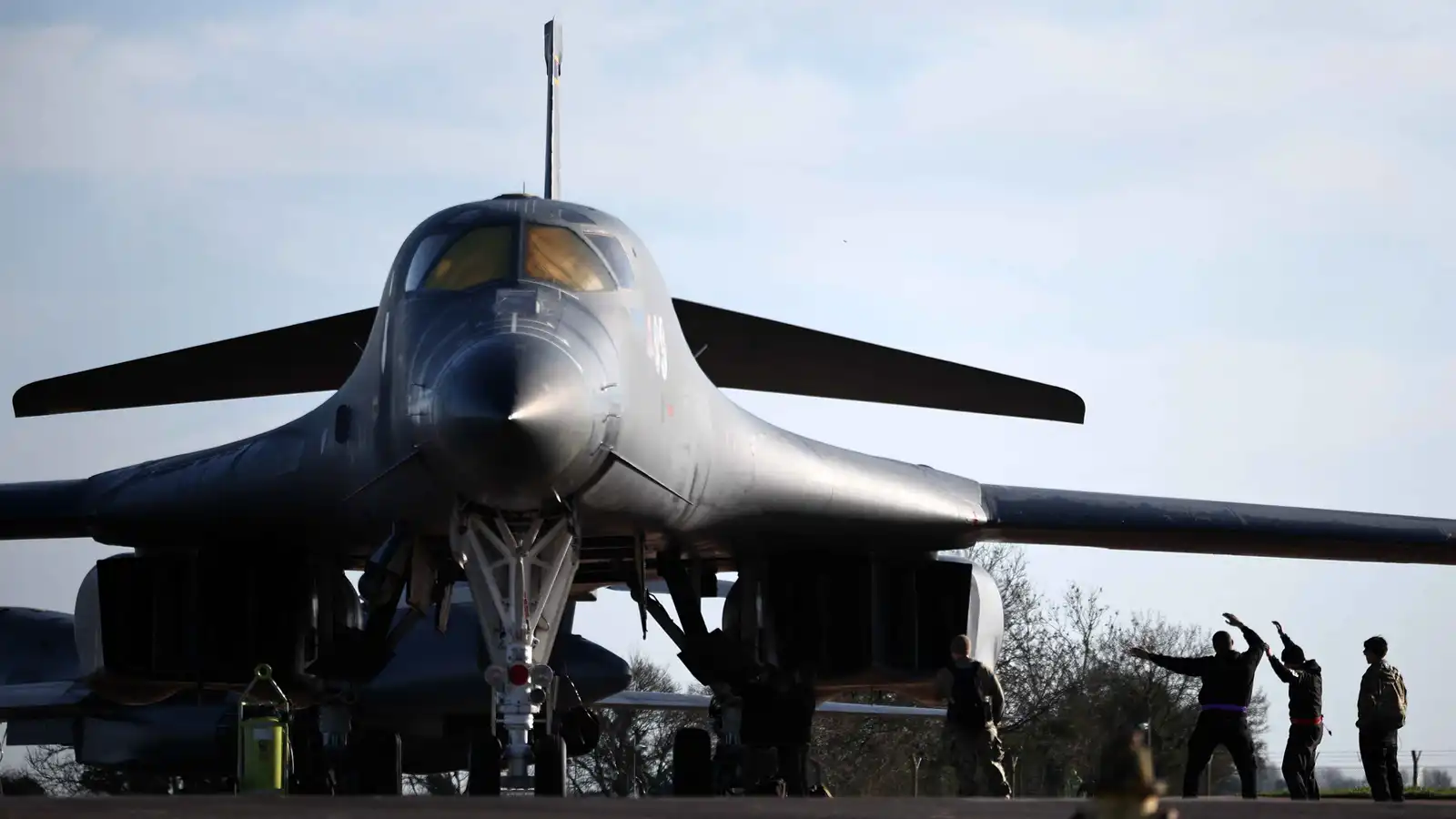 واشنطن تسحب قاذفات B-1 من بريطانيا
