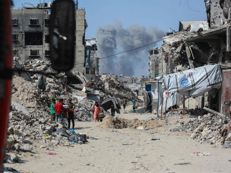 4 شهداء و37 إصابة بغارات إسرائيلية على قطاع غزة
