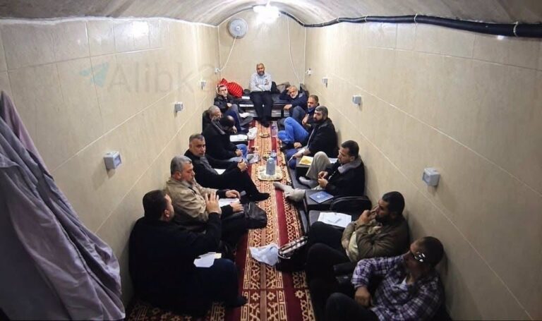 صور ومقاطع فيديو لقادة حماس العسكريين